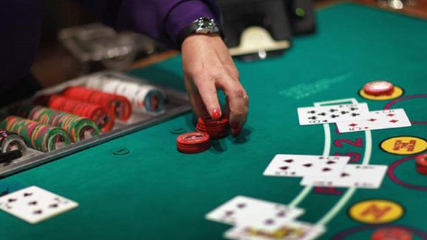 Blackjack: Nghệ thuật chơi bài xì dách