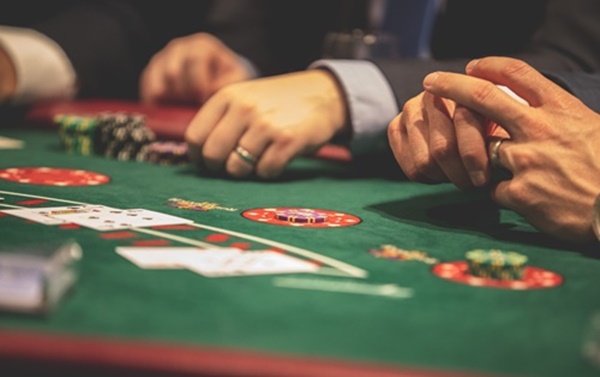 3 điều phải bỏ túi trước khi chơi Casino Hold’em tại nhà cái uy tín