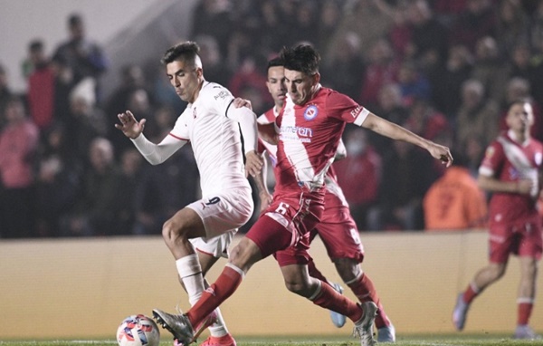 Argentinos Juniors vs Independiente, 6h30 ngày 7/5 – Soi kèo VĐQG Argentina