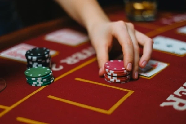 Draw Poker và hướng dẫn cách chơi cho người mới