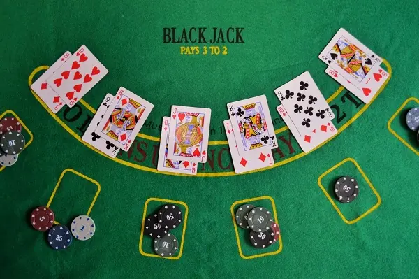 Thủ thuật rút bài Blackjack tại nhà cái casino trực tuyến