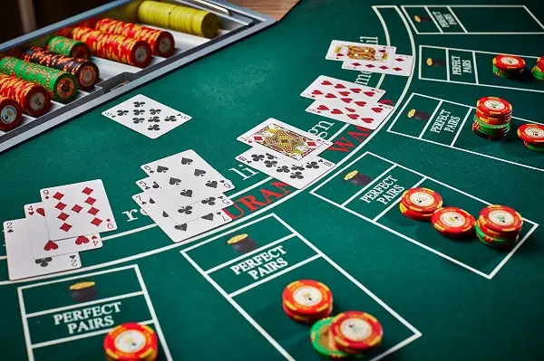 Thủ thuật rút bài Blackjack tại nhà cái casino trực tuyến