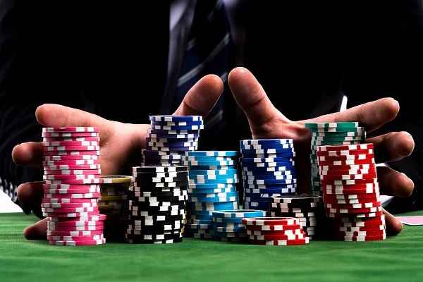 MỘT SỐ KINH NGHIỆM ALL-IN POKER BẠN CẦN BIẾT